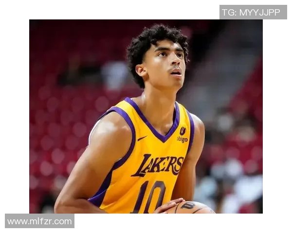 卡姆雷迪什的篮球之路:从新星到未来巨星的成长历程 卡姆雷迪什的篮球之路:从新星到未来巨星的成长历程