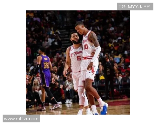 小贾巴里史密斯:新星崛起与未来篮球之路的探索 小贾巴里史密斯:新星崛起与未来篮球之路的探索